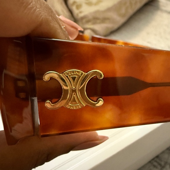 Celine Tortoise Shell Sunglasses with Black Case - Picture 5 of 10